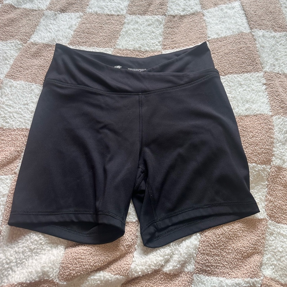 Avia Shorts
